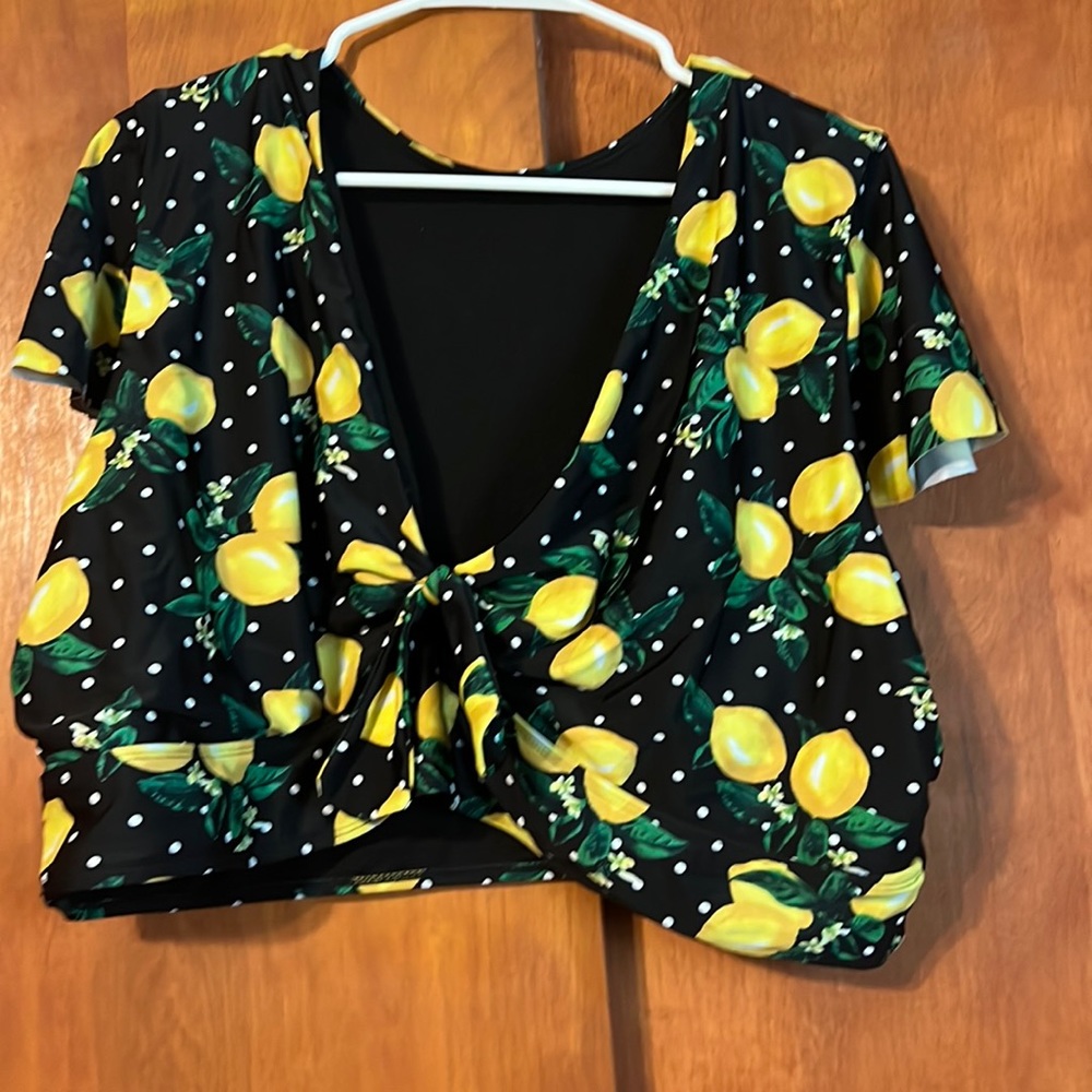 Torrid lemon polka dot print swimsuit cropped short sleeve bikini top 4xl